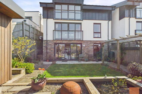 Sea View Crescent, Perranporth 5 bed detached house for sale