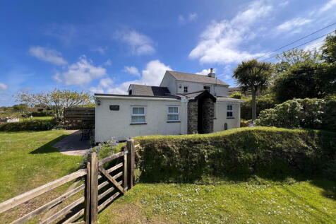 2 bedroom detached house for sale