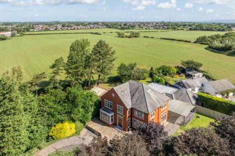 9 bedroom detached house for sale
