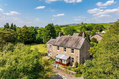 4 bedroom country house for sale