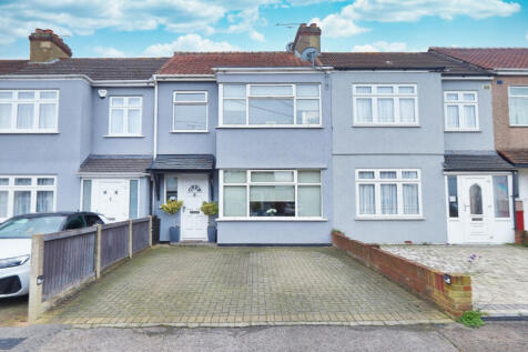 3 bedroom terraced house for sale