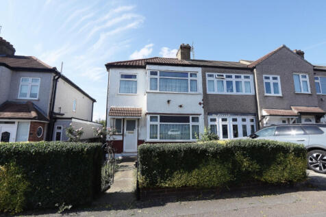 Gelsthorpe Road, Collier Row, RM5 3 bed semi