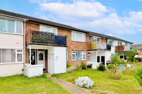 Ashdown Walk, Romford, RM7 2 bed maisonette for sale