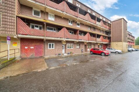 2 bedroom maisonette for sale