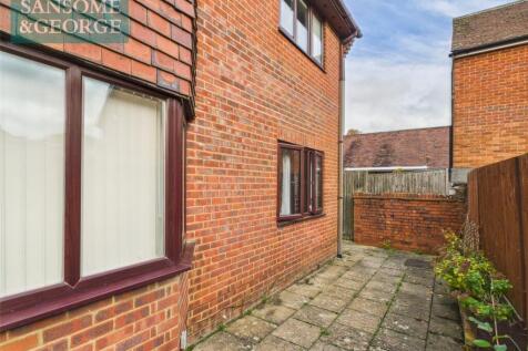 Phoenix Court, Kingsclere, Newbury... Studio for sale