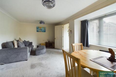 Garrett Close, Kingsclere, Newbury... 2 bed apartment for sale