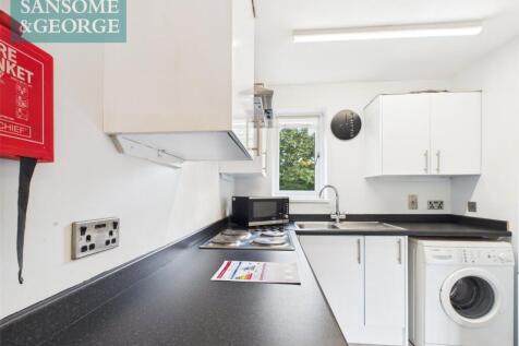 Poppy Field, Lychpit, Basingstoke... Studio for sale
