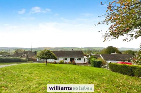 4 bedroom detached bungalow for sale