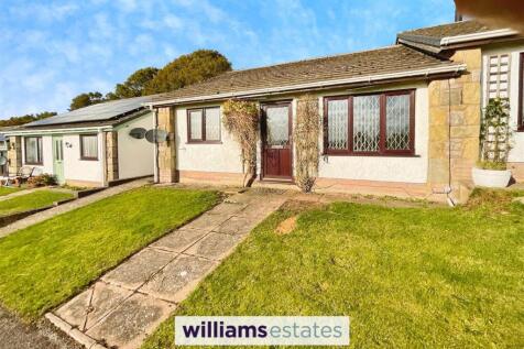 2 bedroom semi-detached bungalow for sale