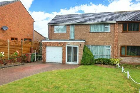 3 bedroom semi-detached house for sale