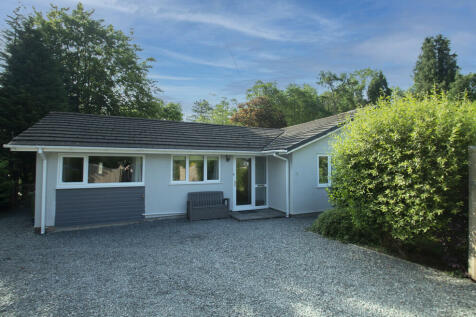 4 bedroom detached bungalow for sale