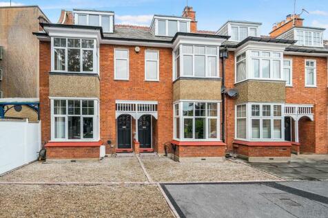 Cadogan Gardens, Off Calverley Road, TN1 4 bed terraced house for sale