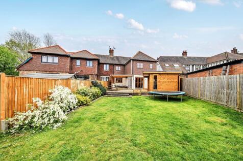 Maidstone Road, Pembury, TN2 4 bed semi
