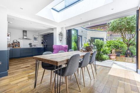 Sunnyside Road, Tunbridge Wells, TN4 3 bed semi