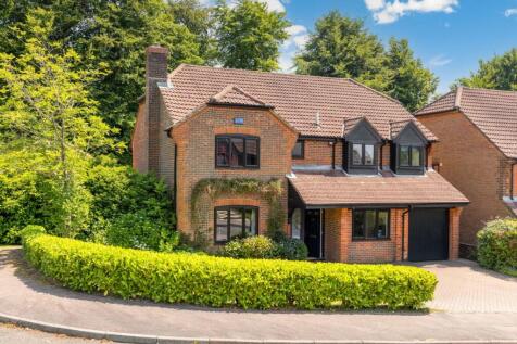 The Grove, Crowborough, TN6 5 bed detached house for sale