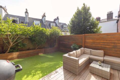 Cumberland Mews, Tunbridge Wells, TN1 4 bed end of terrace house for sale