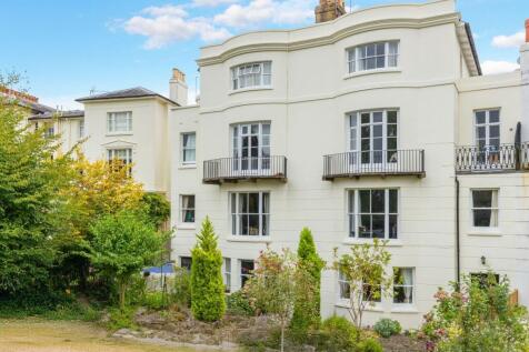 Grove Hill Gardens, Tunbridge Wells, TN1 1 bed flat for sale