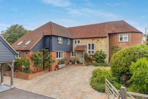 5 bedroom detached house for sale