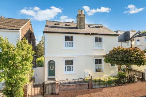 Queens Road, Tunbridge Wells, TN4 3 bed semi