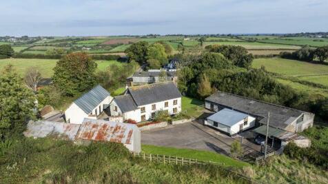 4 bedroom farm house for sale