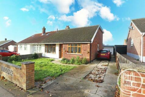 4 bedroom detached bungalow for sale