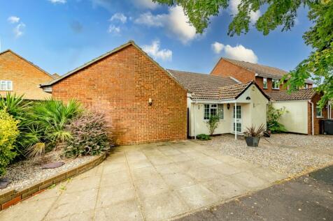 2 bedroom semi-detached bungalow for sale