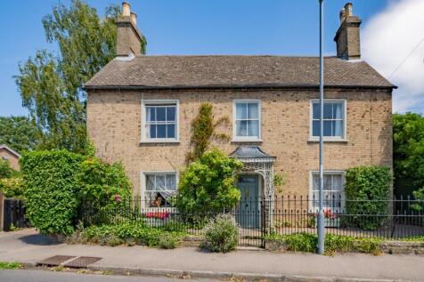 6 bedroom detached house for sale