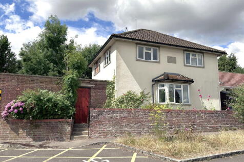 4 bedroom end of terrace house for sale