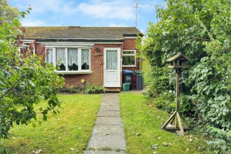 2 bedroom semi-detached bungalow for sale