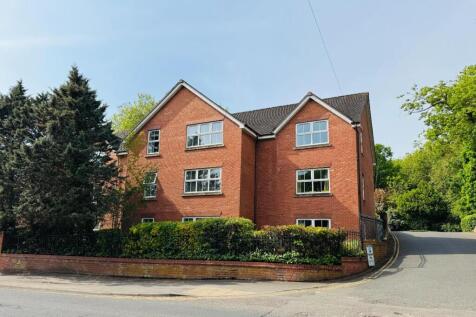 Romani Close, Warwick 2 bed apartment for sale