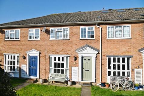 Queen Annes Close, Twickenham TW2 3 bed terraced house for sale