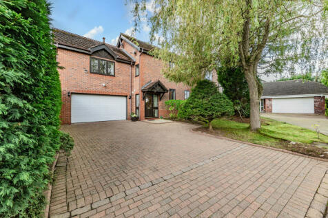 5 bedroom detached house for sale