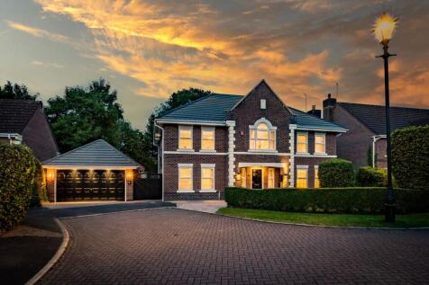 5 bedroom detached house for sale