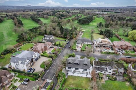 6 bedroom detached house for sale