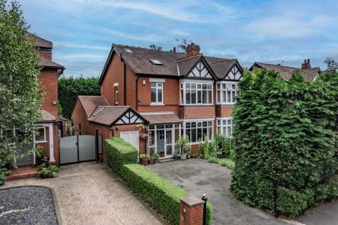 4 bedroom semi-detached house for sale