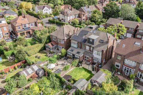 4 bedroom semi-detached house for sale