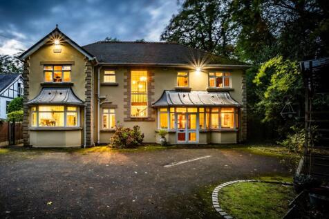 5 bedroom detached house for sale