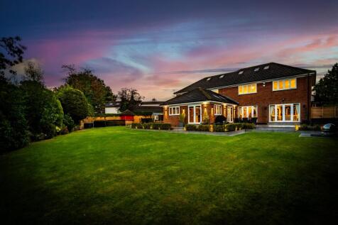 5 bedroom detached house for sale
