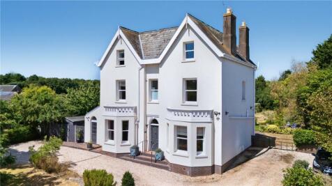 6 bedroom detached house for sale