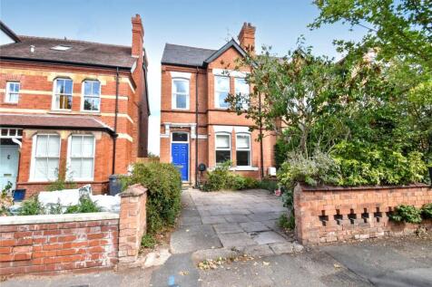 5 bedroom end of terrace house for sale