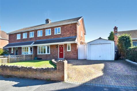 3 bedroom semi-detached house for sale
