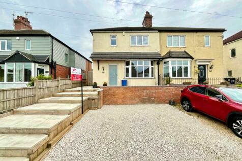 3 bedroom semi-detached house for sale