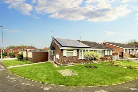 2 bedroom semi-detached bungalow for sale