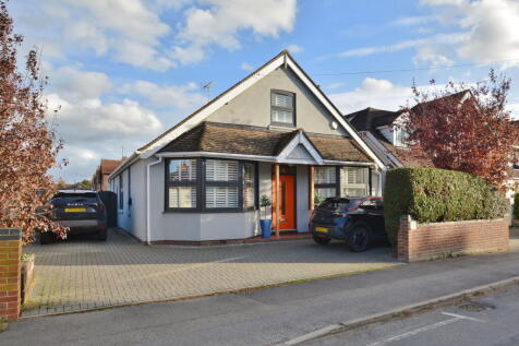 Queens Road, Thame 3 bed detached bungalow for sale