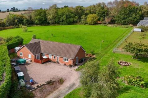 Bumble Hole Lane, Dodford, B61 5 bed bungalow for sale