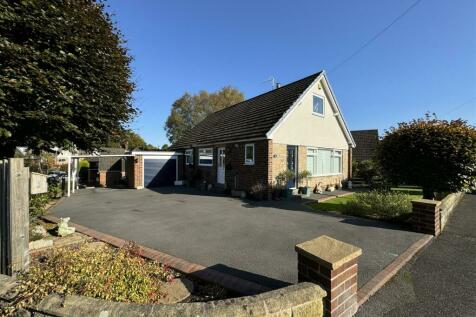 4 bedroom detached bungalow for sale