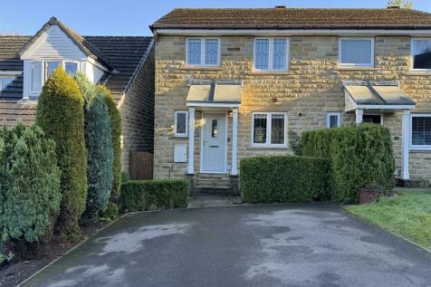 Hawthorne Way, Shelley, Huddersfield... 3 bed semi