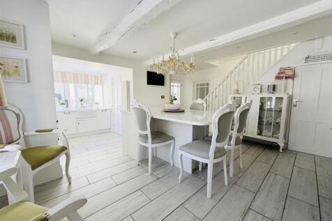 Towngate, Highburton, Huddersfield... 2 bed character property for sale