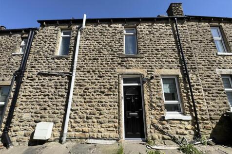 Mount Pleasant, Emley, HD8 9RY Character property for sale