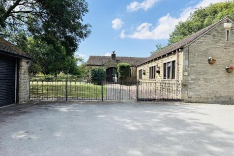 Wakefield Road, Lepton, HD8 0LX 4 bed detached bungalow for sale